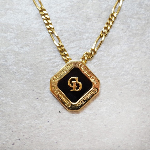 💎 CHRISTIAN DIOR Gold Charm Pendant & Chain Autthentic! - Picture 2 of 5